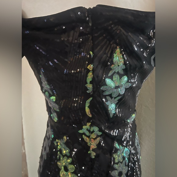 GIFFNISETI MESH OFF SHOULDER SEQUIN MERMAID HEM BODYCON DRESS - Picture 4 of 11